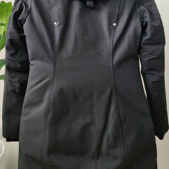 NWT Moose Knuckles Women's Stirling Down ParkaβBuilt for Harsh Winters βοΈ(#126) - Picture 8 of 13